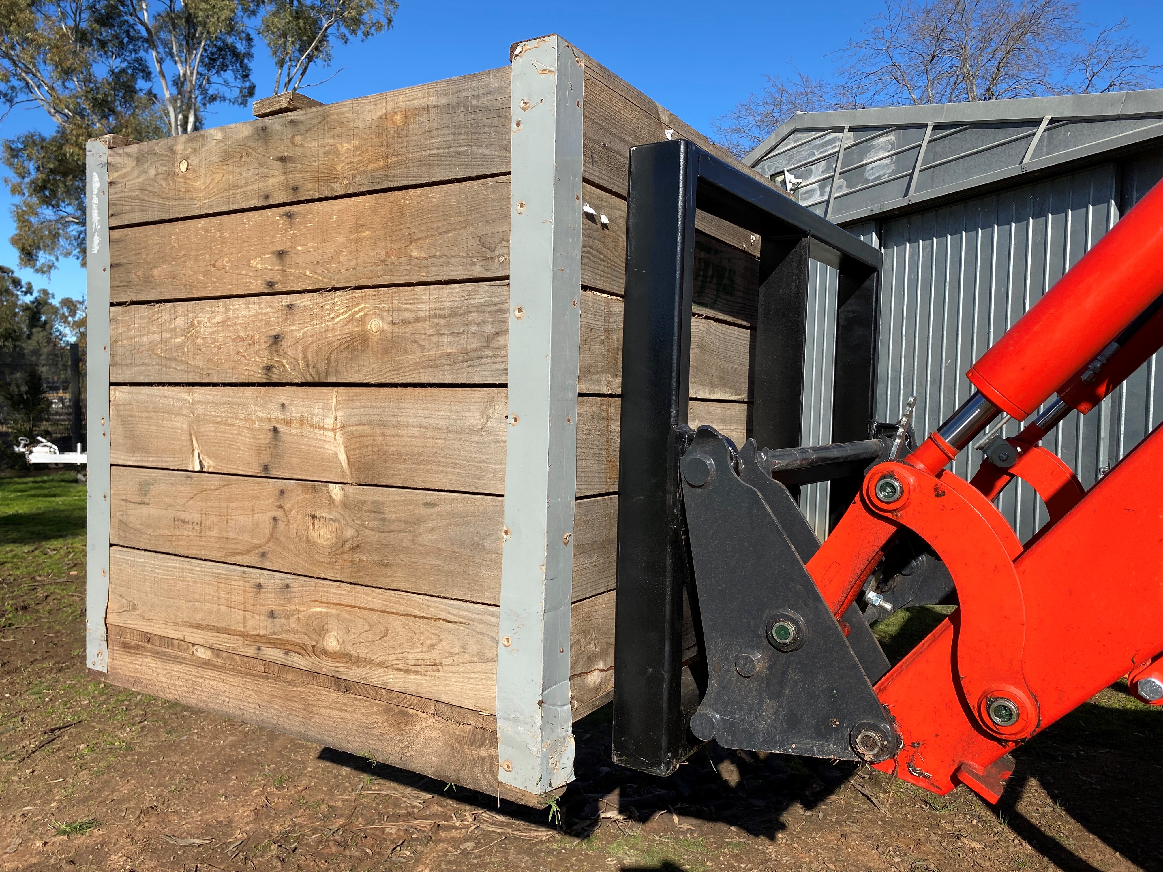 the-tractor-company-hay-forks